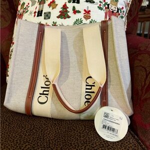 Chloe Medium Woody Tote Bag